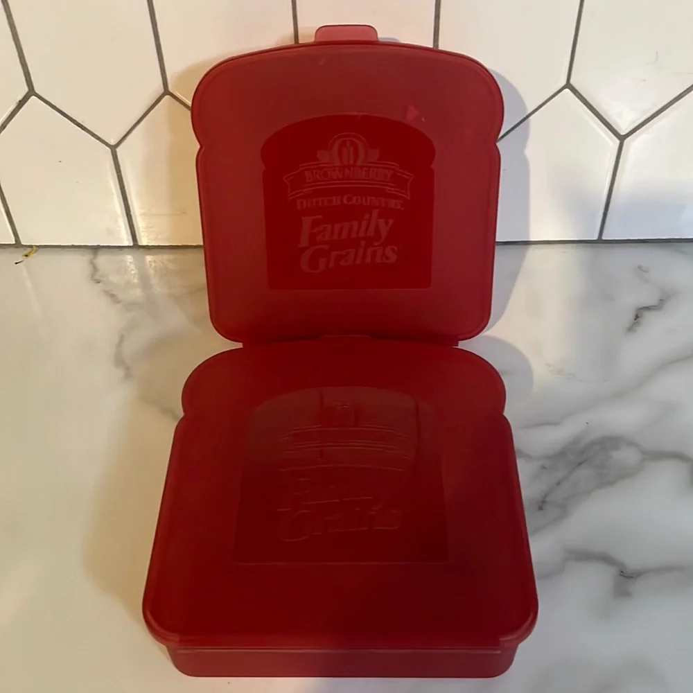 Vintage Brownberry Dutch Country Family Grains Plastic Sandwich Keepers